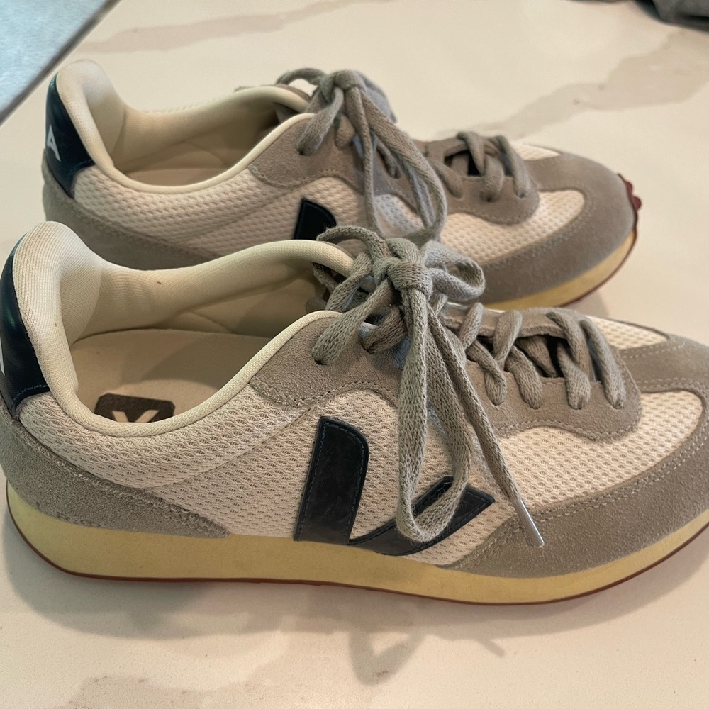 Veja White, Grey, Navy Rio Branca Lace-Up Sneakers - Picture 3 of 6